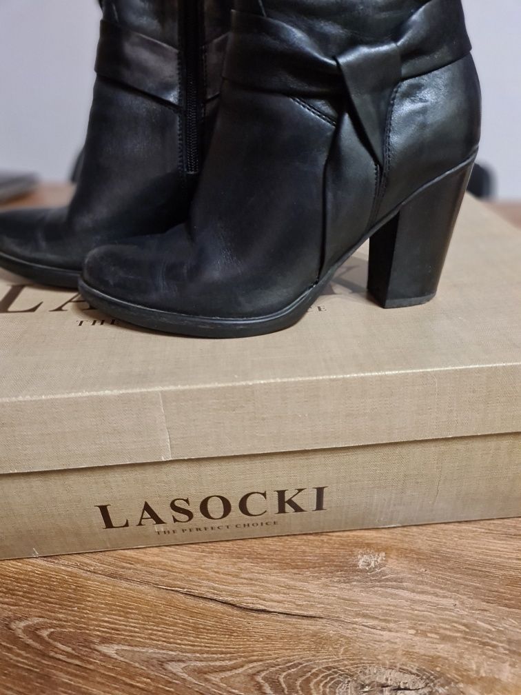 Buty zimowe czarne lasocki skórzane 38