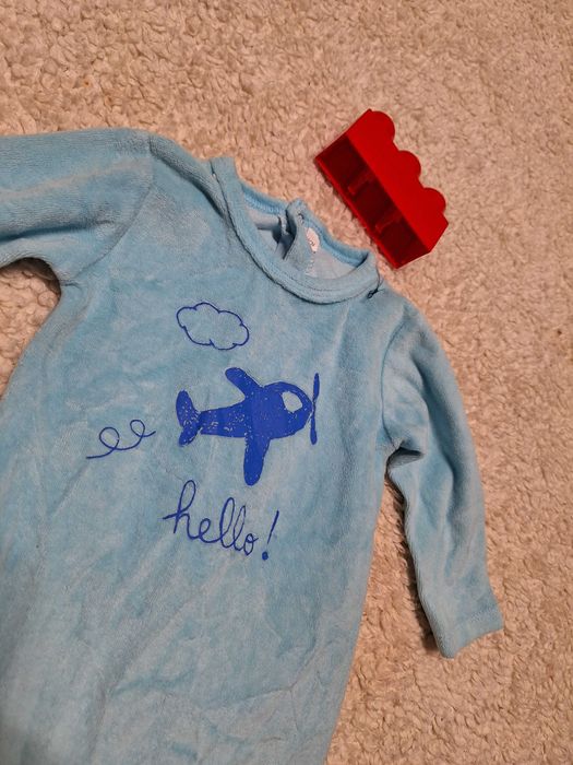 pajac ze stopami, welurowy z samolotem, dla chłopca