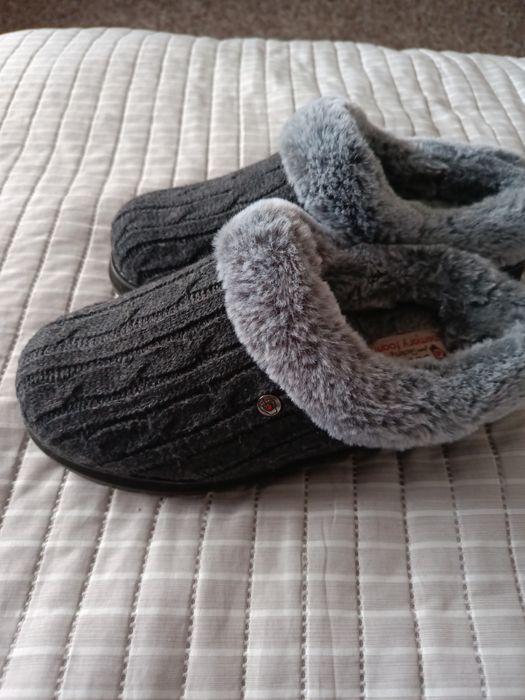 Pantofle Sketchers Ice Angel 37½