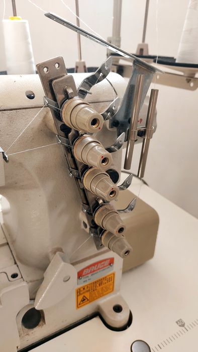 Maquina de fazer bainhas