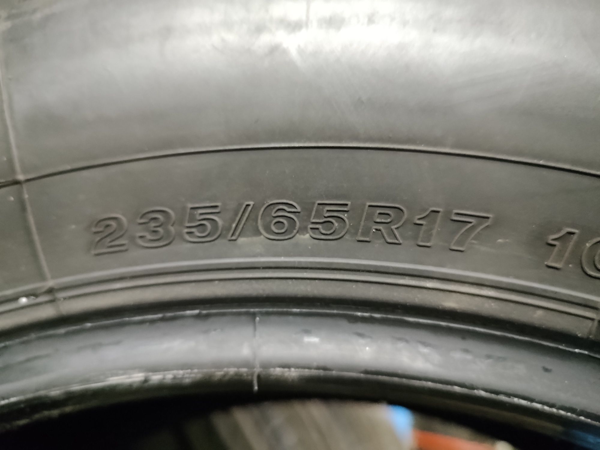 Bridgestone Dueler HP Sport 235/65/17