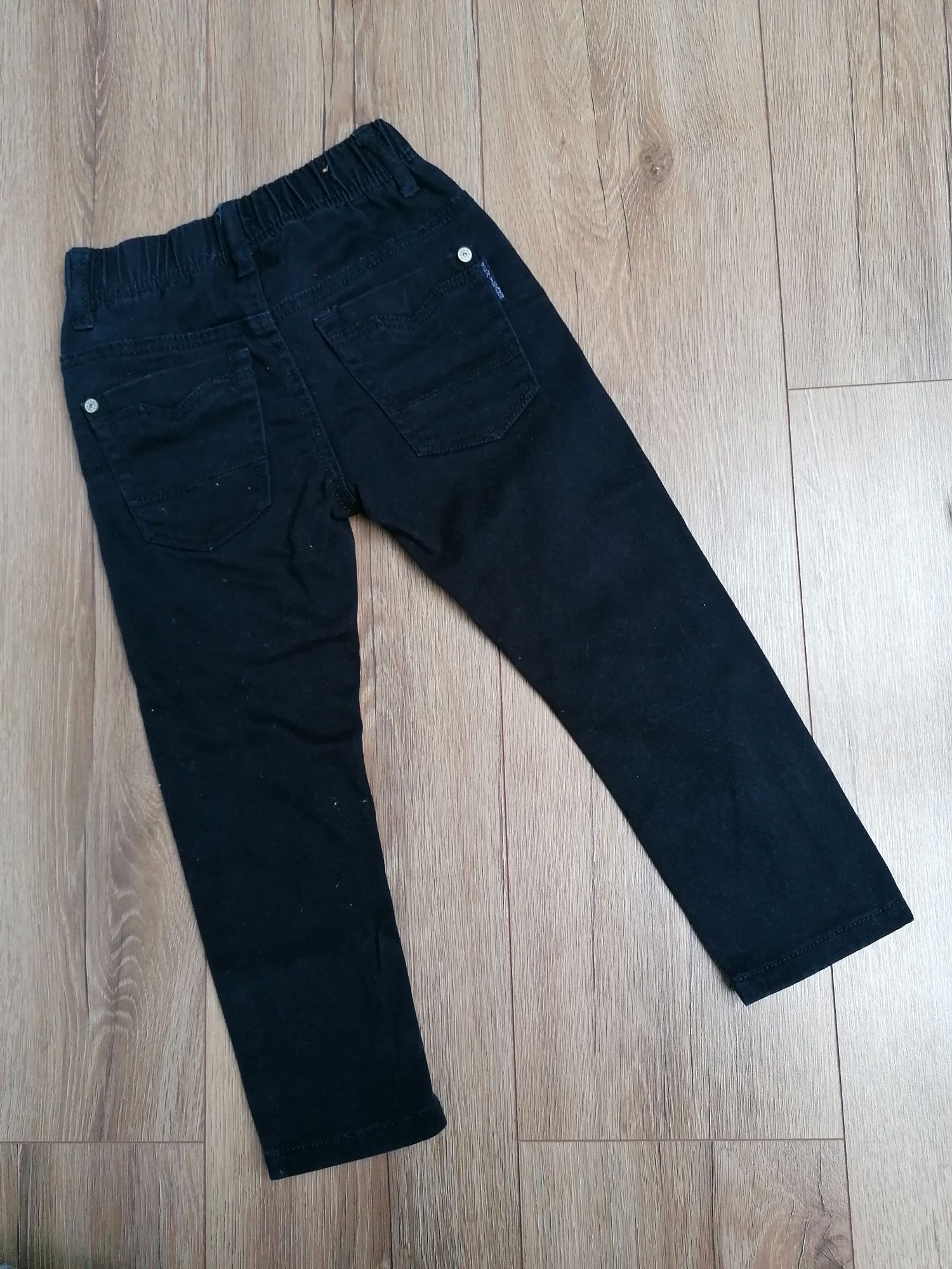 Spodnie jeans 104 Lusa granatowe czarne guma na gumie wizytowe galowe