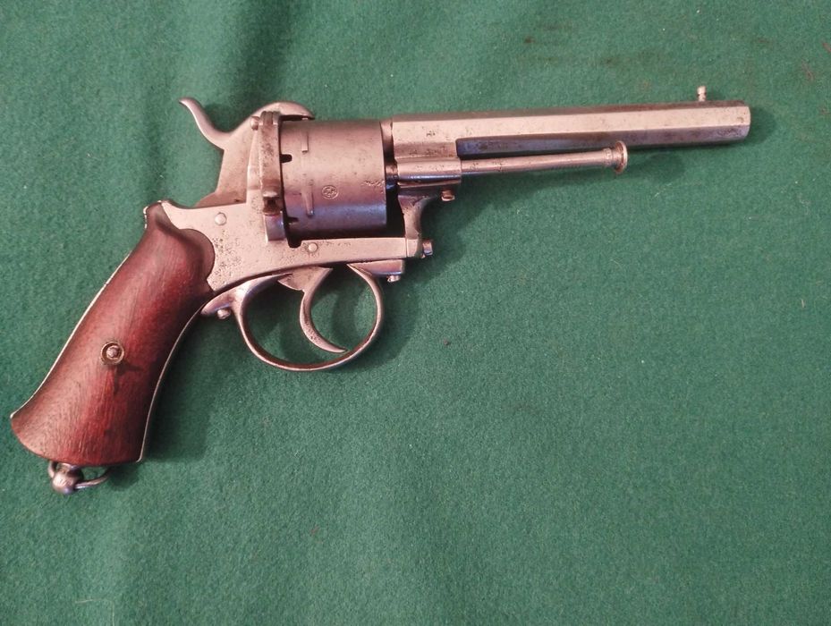 Revólver de percussão  Lefauchaux, modelo 1860.