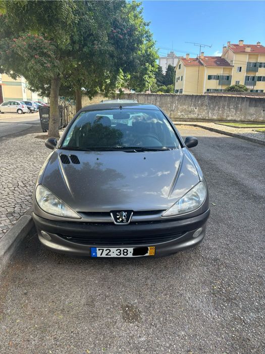 Peugeot 206 – Apenas 14.500 km