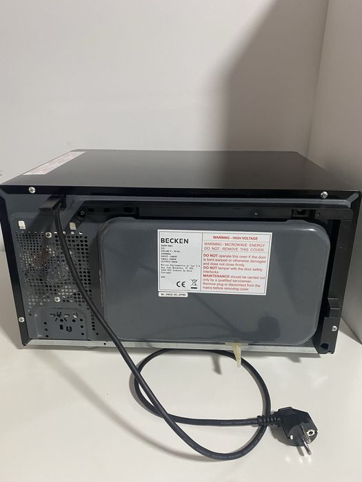 Micro-ondas BECKEN BMW4443 (25 L - Com Grill - Preto)