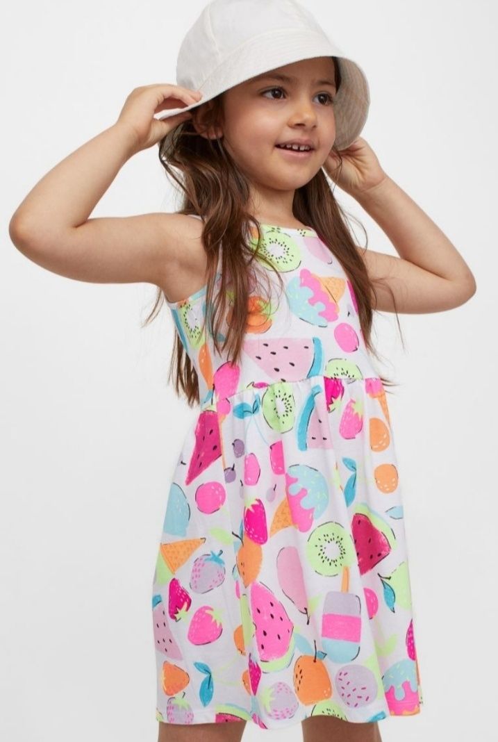 Новое!
Фирменное платье H&M на девочку. Рост 128 134 140