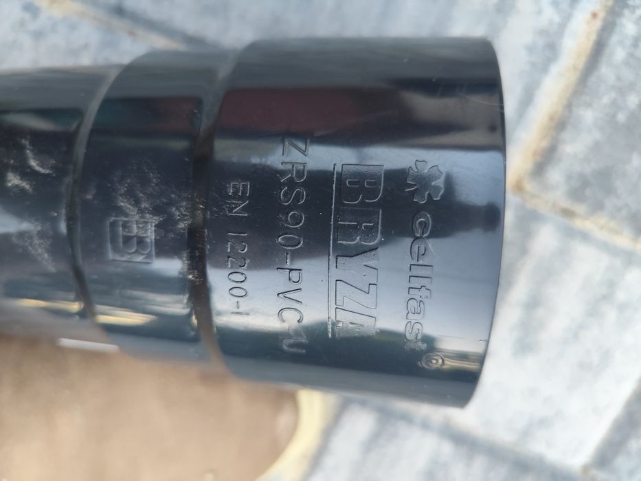 Złączka rury spustowej 90 mm