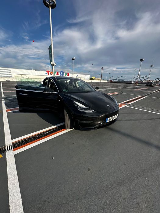 Tesla Model 3 Long Range AWD Dual Motor