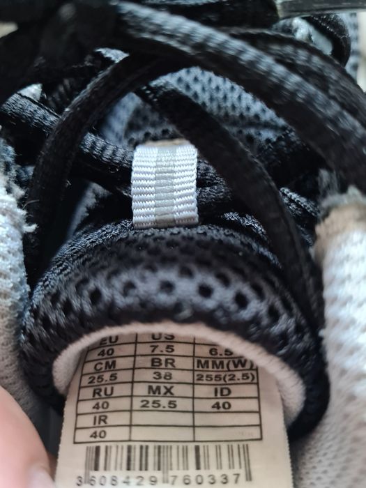 Buty sportowe młodzieżowe