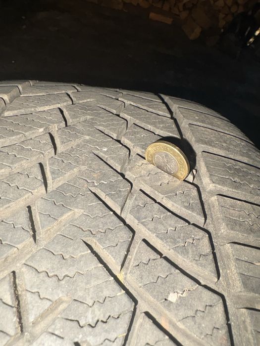 Opony zimowe Semperit 235/45 R17