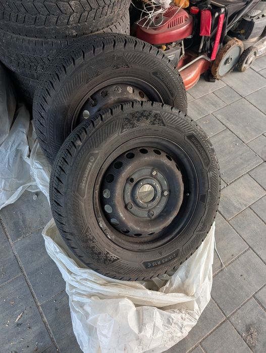 2 koła zimowe 5x160 215/65 R15C 8mm ford transit custom