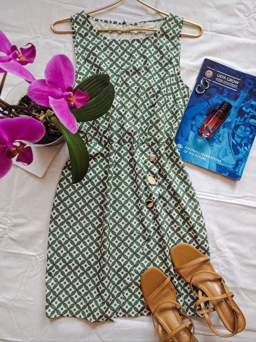 Ніжна,та легенька  сукня.S