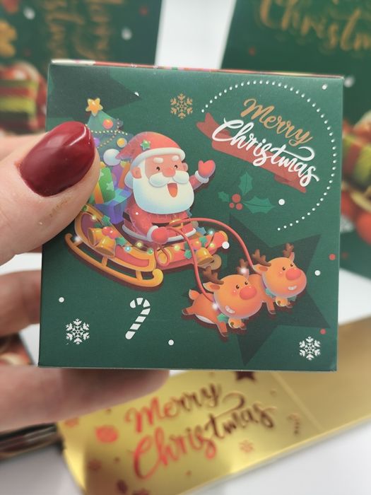 Nowe pudełka świąteczne Merry Christmas z gumką do prezentów