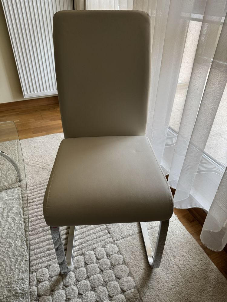 Krzesla do salonu.