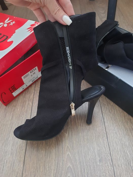 Босоніжки з відкритою пяткою та носочком