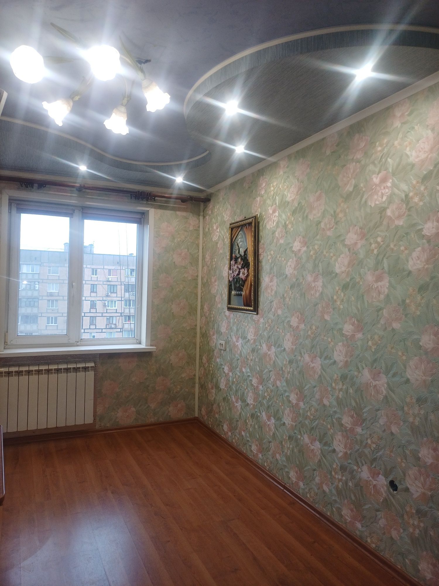 Продам 2 квартиры не угл 8/9 эт дома пр. Мира дом тканей Меаллургичес!
