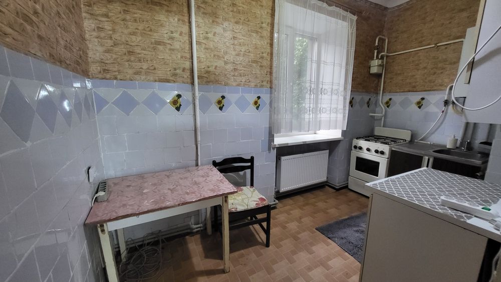 Здам 2ккв в Центрі з газовим опаленням!