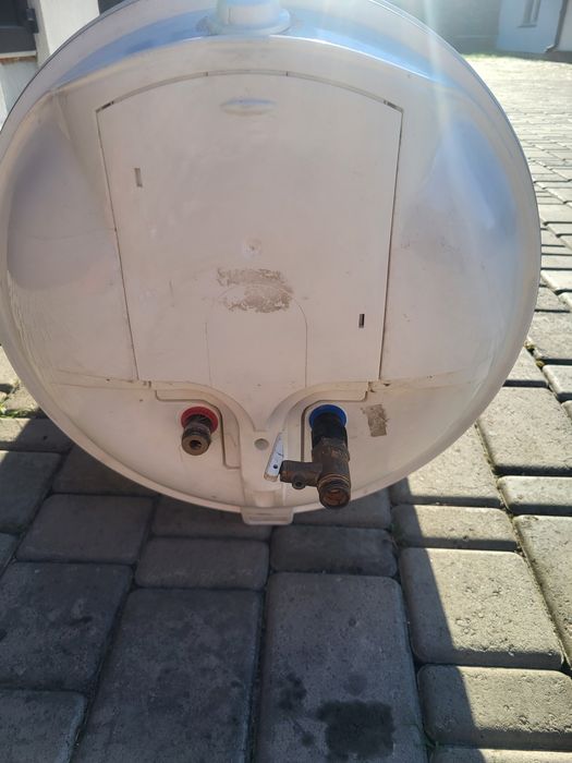 Продам бойлер 100 л.