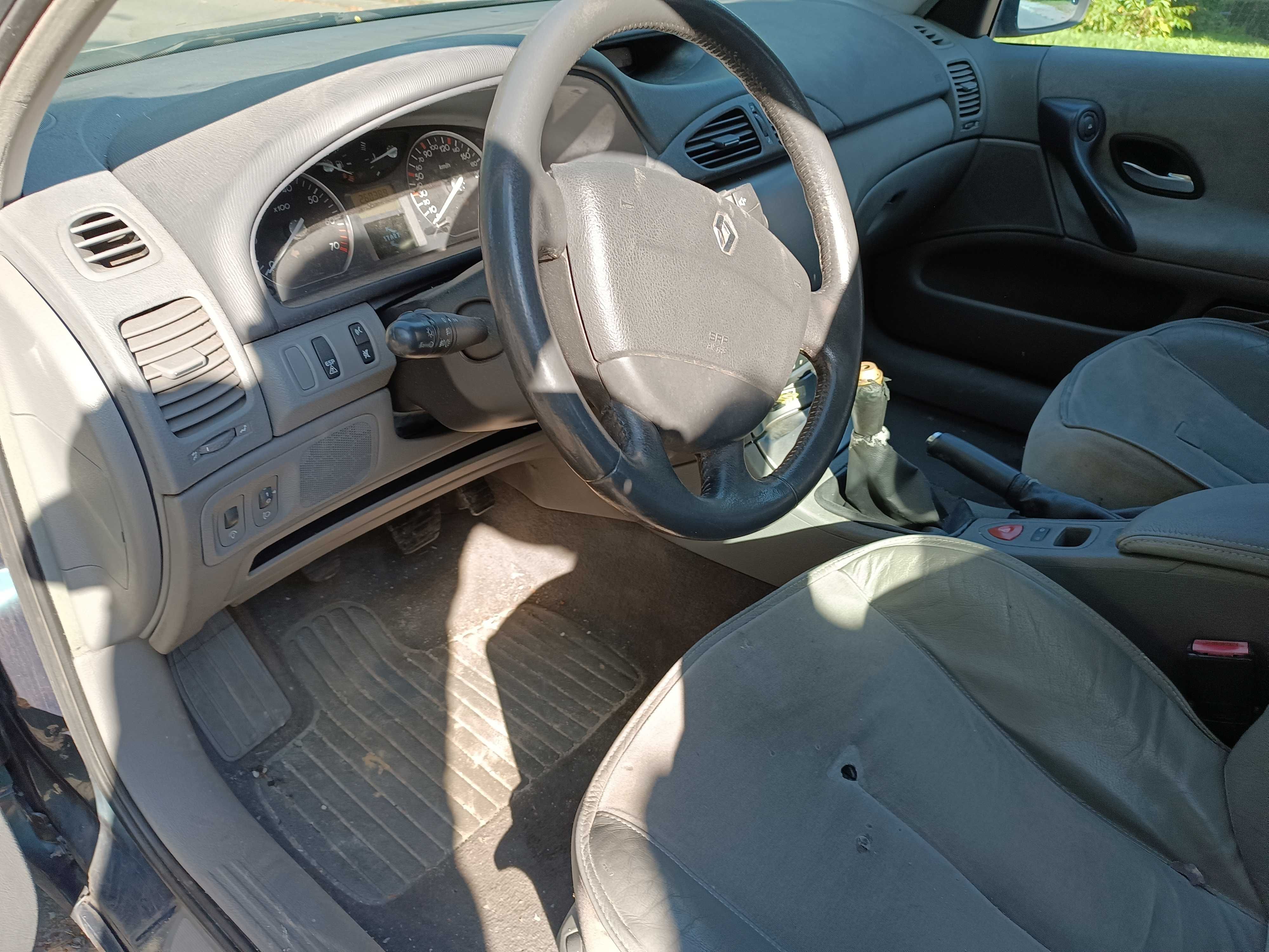 Syndyk sprzeda Renault Laguna