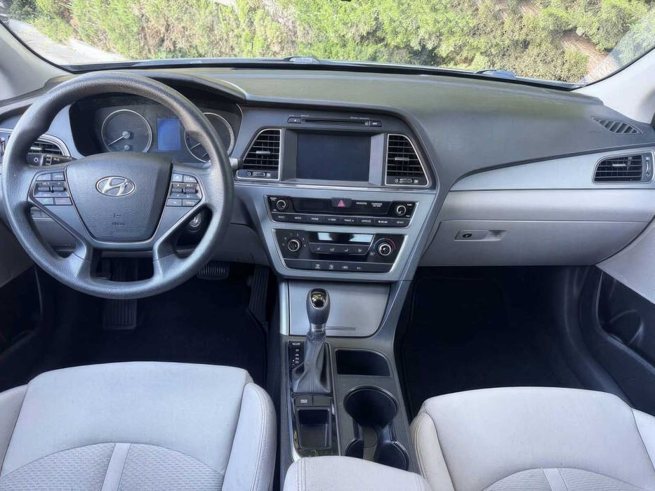 Hyundai Sonata SE      2017