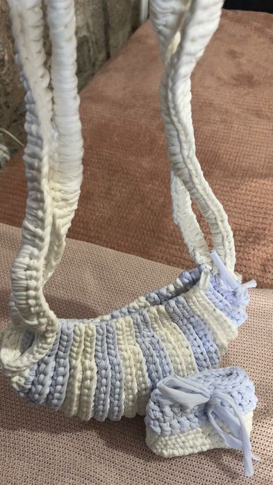 Bolsa de crochê feito a mão