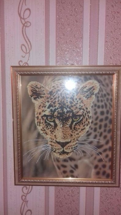 Картина вышитая бисером в рамке Леопард