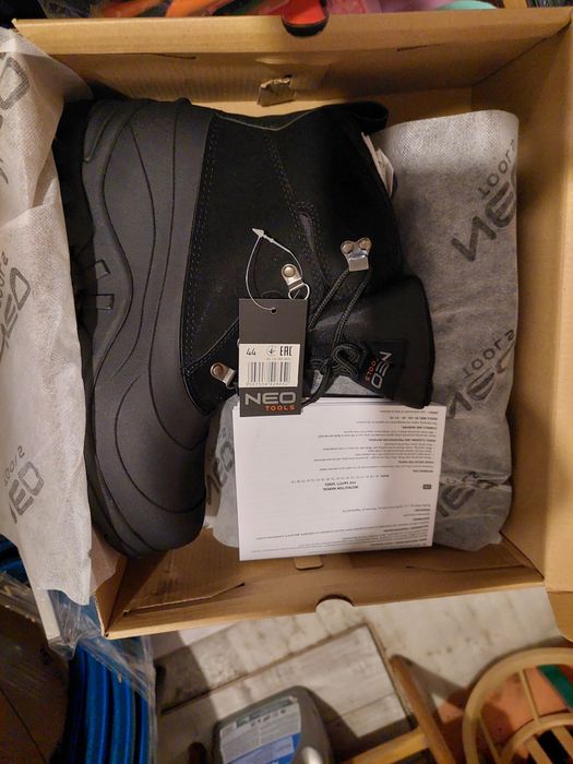 Nowe buty Neo rozmiar 44 zawodowe
