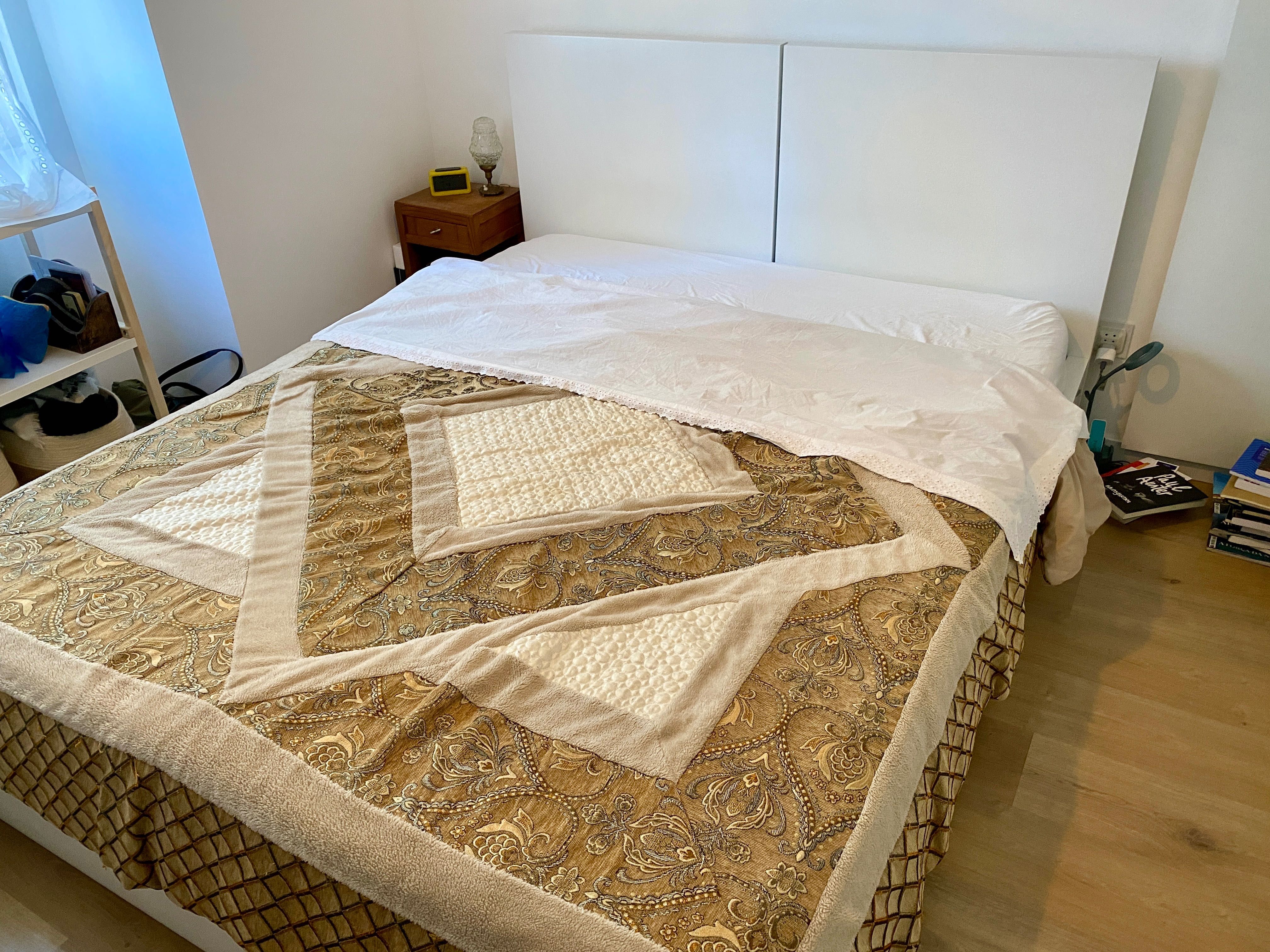 Cama de casal para colchão 160x200 com estrado articulado de arrumação