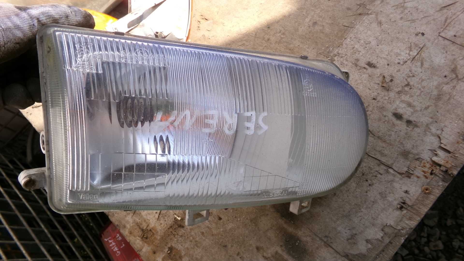 Mar5 Lampa przednia prawa nissan serena reflektor prawy wysyłka