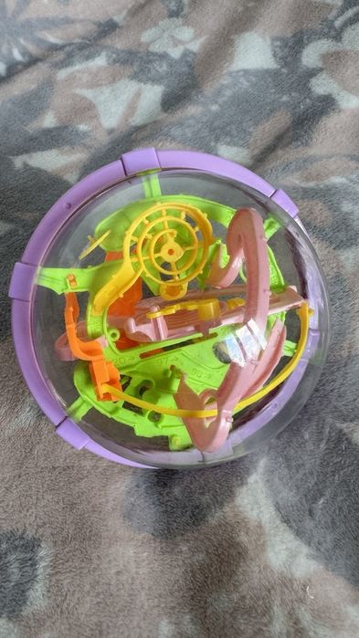 Шар Лабіринт, головоломка