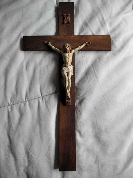 Crucifixo antigo (aproximadamente 60 anos)