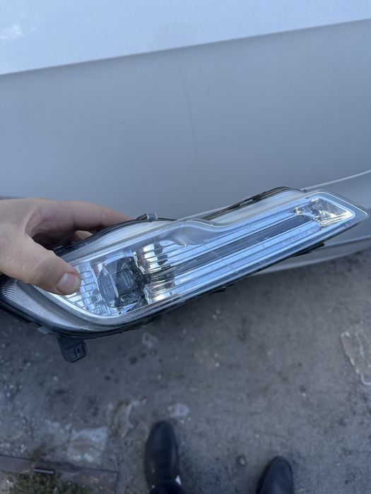Противотуманная фара правая Ford Explorer 2018-2019  HS7Z-15200-G