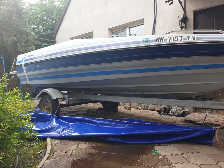 Катер Bayliner Capri 1500, лодку с мотором