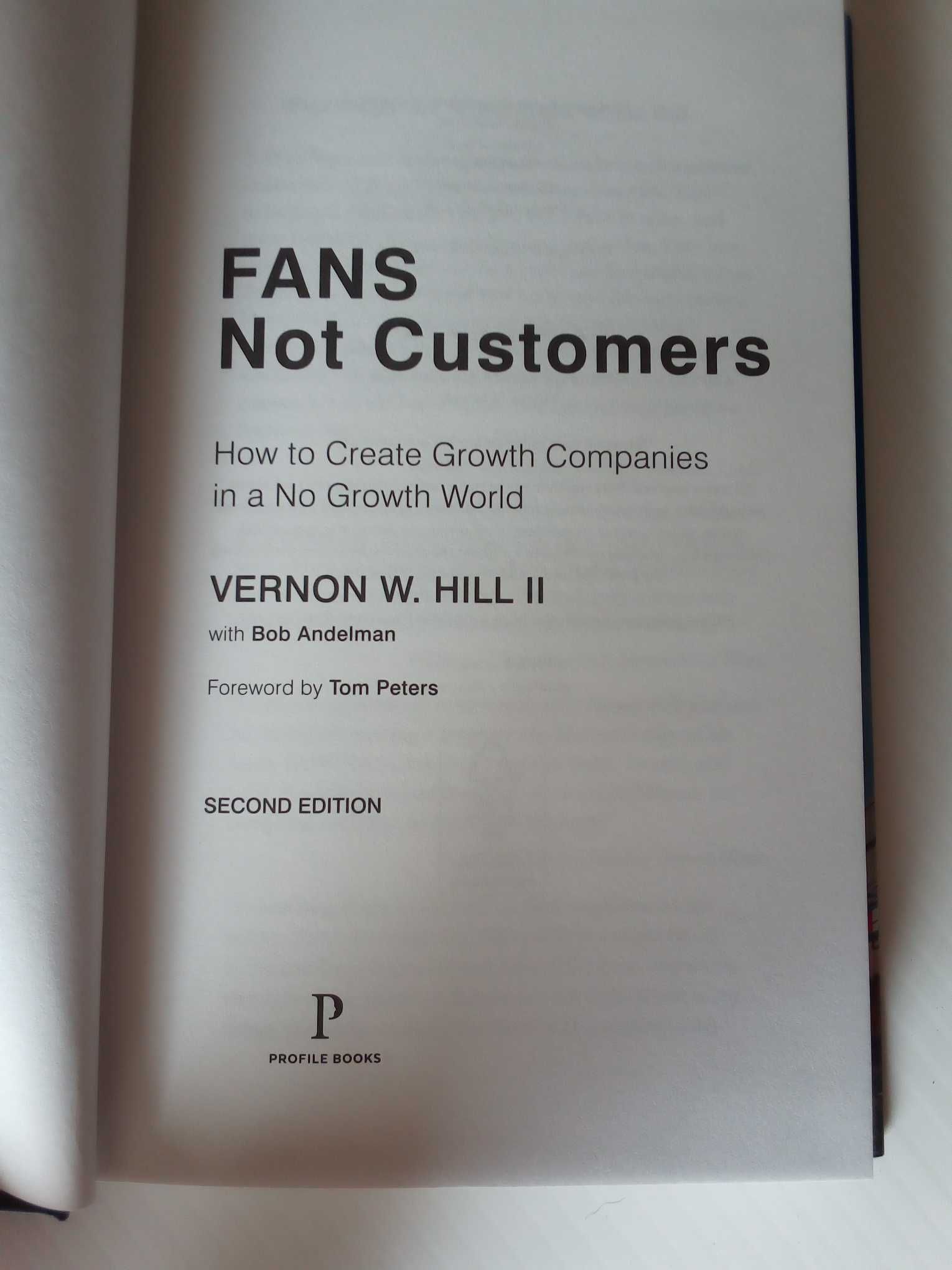 Livro "Fans! not customers", de Vernon W. Hill ll