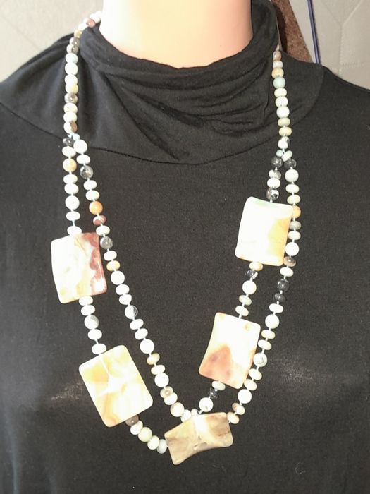 Продам новые бусы из натуральных камней