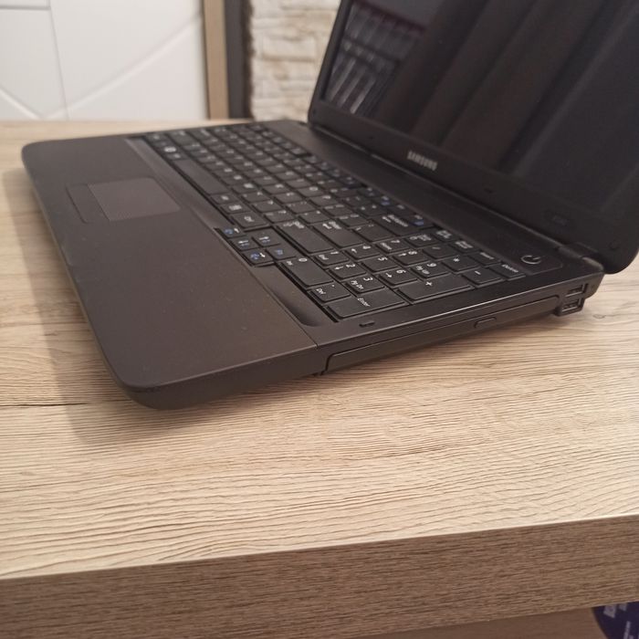 Laptop Samsung R540