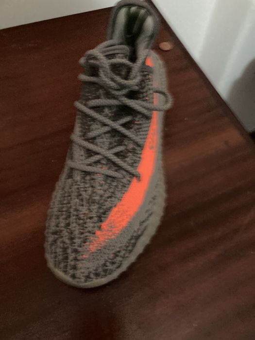 yeezy numero 38 e meio novos a estrear