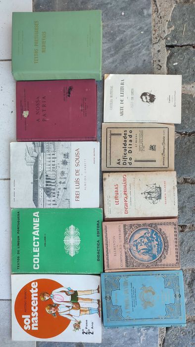 Lote 20 Livros escolares antigos de Português