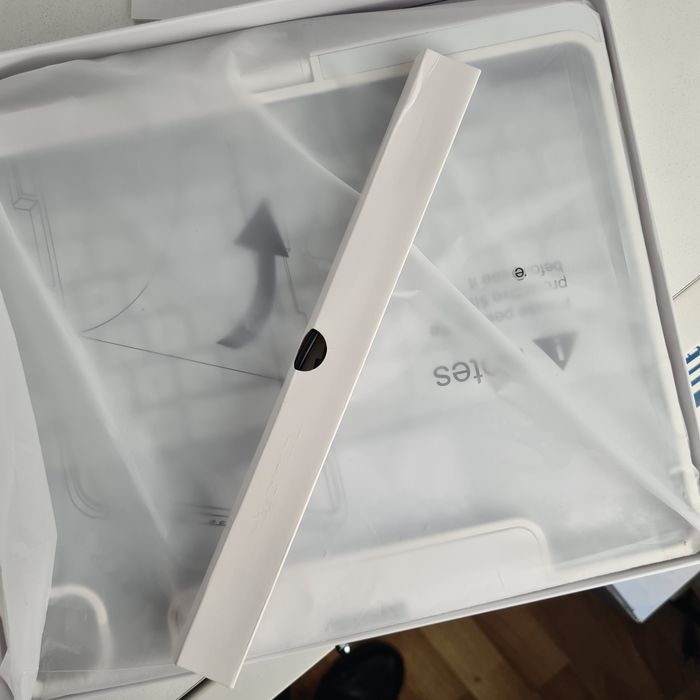 Чохол - клавіатура на Ipad  13" 12.9 з тачпадом та підсвідкою