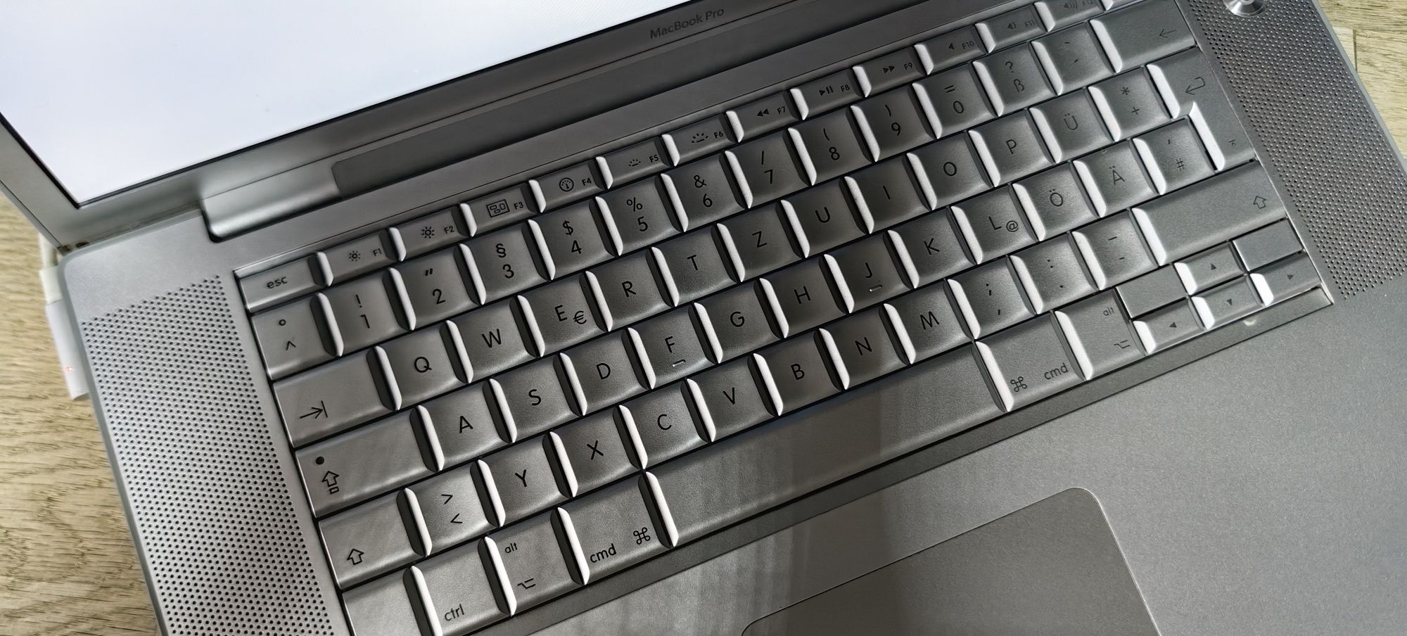 Ноутбук MacBook A1260/Core 2 Duo T9300/Ram 4Gb/HDD No