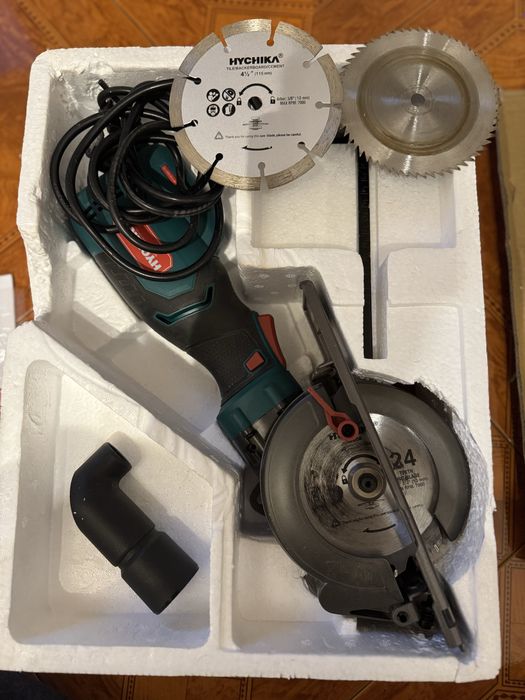 Mini serra circular eletrica 750W 3500RPM - USADA EM MUITO BOM ESTADO