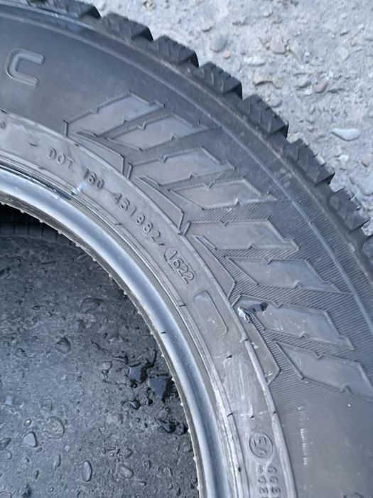 Шини 215/70 R15C Nokian зима 2022 рік 6,5мм