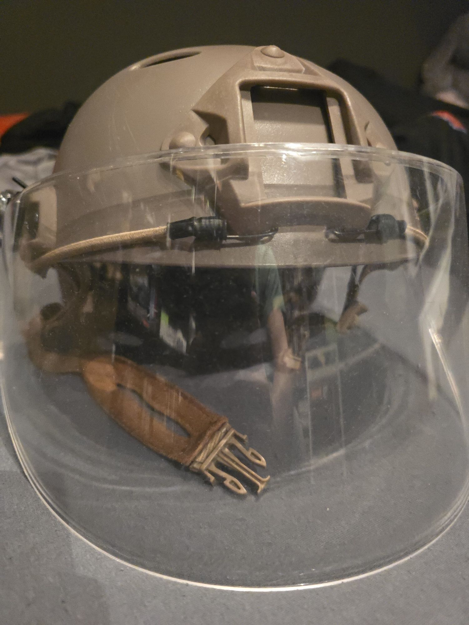 Chełm FAST z szybą do ASG, gogle, kask, ochrona twarzy