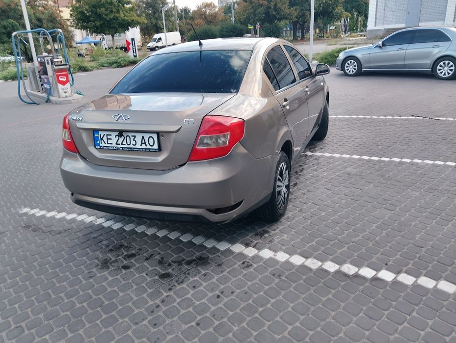 Продам авто Чери е5