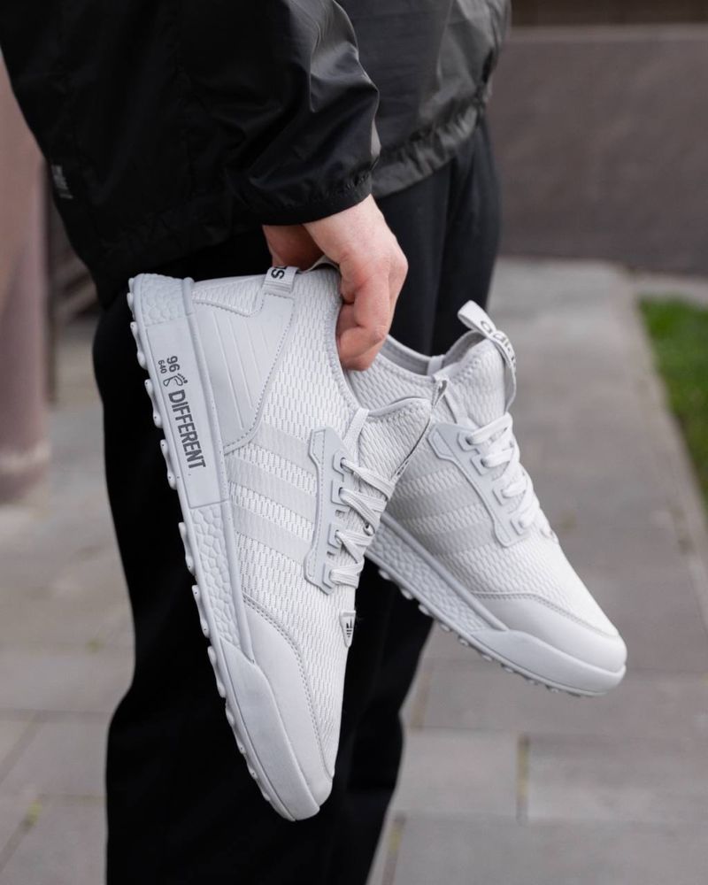 Чоловічі кросівки адідас Adidas Different Silver 40,41,42,43,44