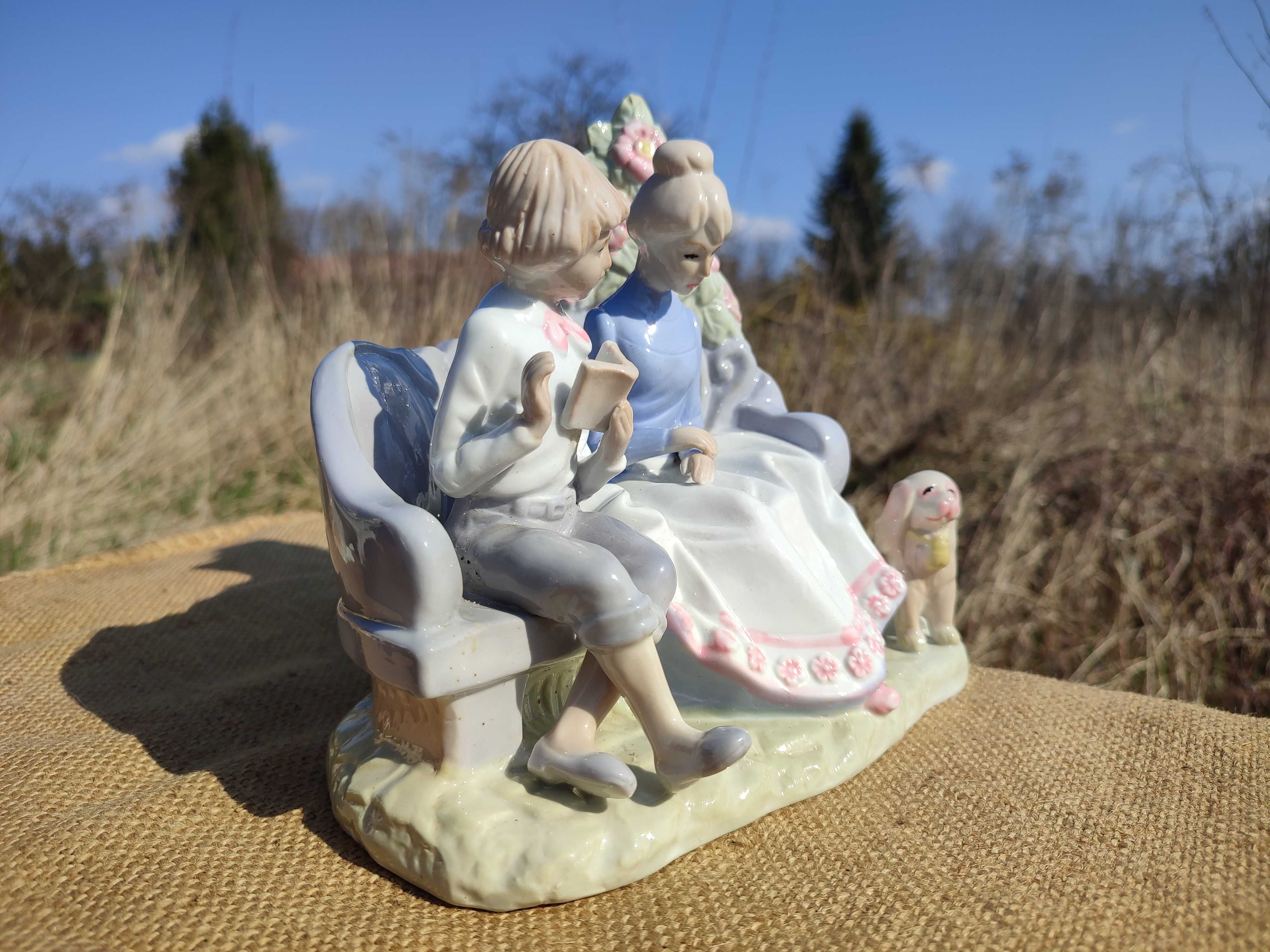 Figurka porcelanowa scenka rodzajowa