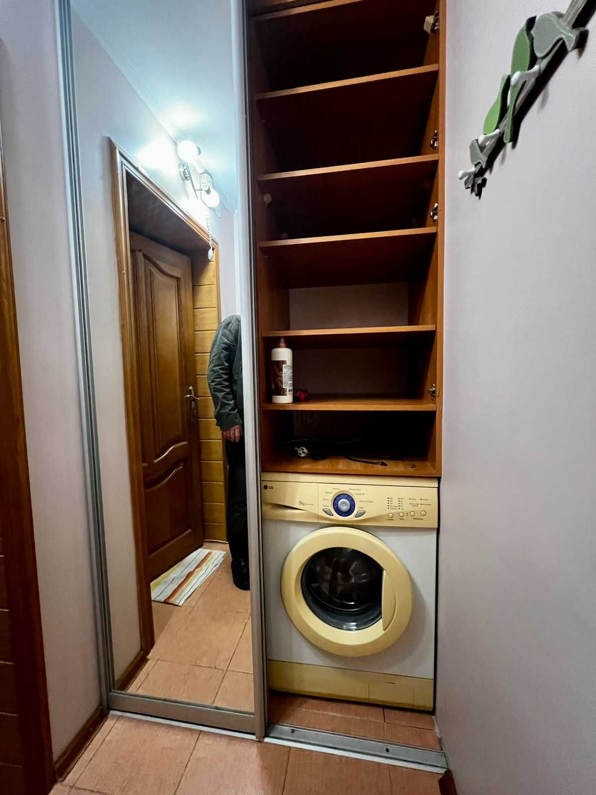 Продам 1-к квартиру в хорошій локації!