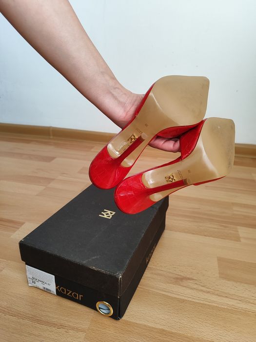 Klapki na szpilce Kazar, lakierowana skóra, rozmiar 39