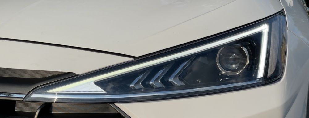 Оригінальний відбивач рефлектор лівої фари Hyundai Elantra AD 2019 LH