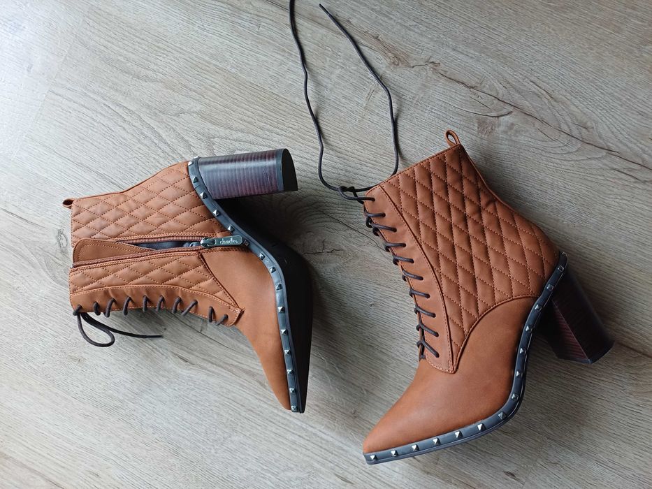 buty  na obcasie słupek